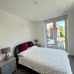 Whitechapel Superior Apartment